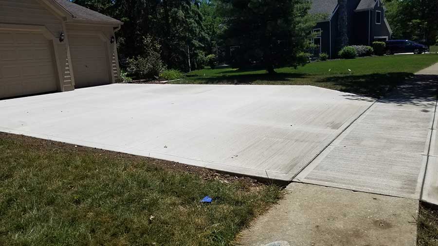 Finished residential concrete driveway